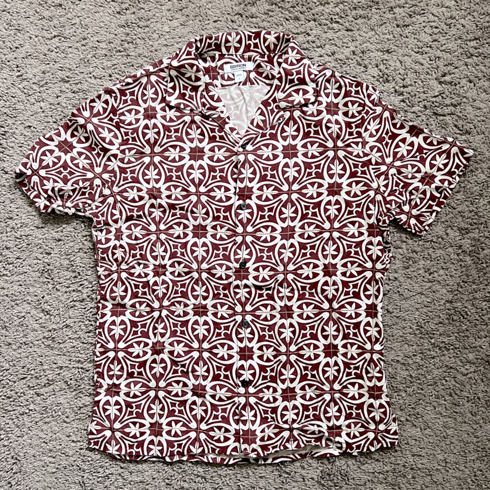 Express Tile Rayon Short Sleeve Shirt Size Small
